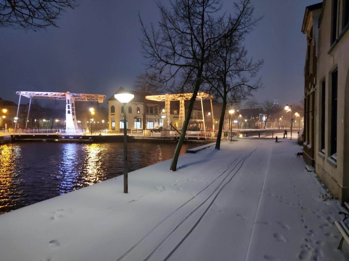 Airbnb 'Logeren Aan Het Plein' In Het Centrum Van Meppel Exterior photo